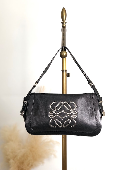 LOEWE ロエベ ショルダーバッグ ブラック アナグラム スタッズ レザー セミショルダーバッグ vintage ヴィンテージ オールド 8s3xv4