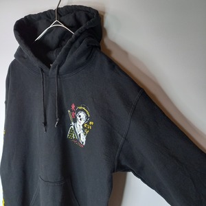 RIOT SOCIETY　スウェット　プルオーバーパーカー　スカルプリント　S