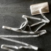 フランス 100x1.8c 小さなお目目とアンティークレース  r50mn