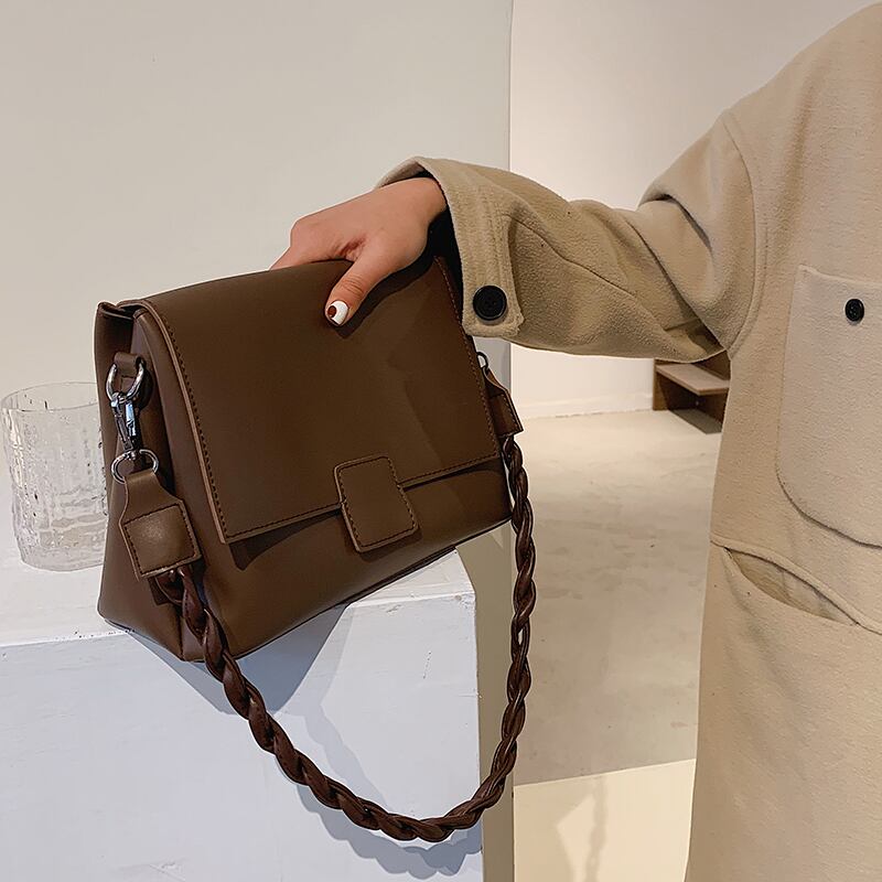 スタイルオータムウィンターレッド 秋物 冬物 メッセンジャーバッグ Tiancai_Wing_Bag8740861679