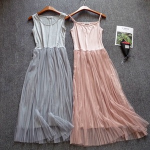 レディース ワンピース キャミソール フレア キャミワンピ ロング 袖なし ノースリーブ タンクトップ Uネック フレア スリム 細身 Aライン 切り替え フェミニン チュール 切り替えデザイン ドッキング 薄手 かわいい 大人可愛い きれいめ シンプル カジュアル 上品 こなれ感 ガーリー 主役級 存在感 キュート ベーシック ロマンティック 無地 春 夏 秋 ママ 通学 デート お出かけ 旅行 女子会 普段使い 清楚 定番 フリーサイズ ホワイト ブラック グレー ピンク