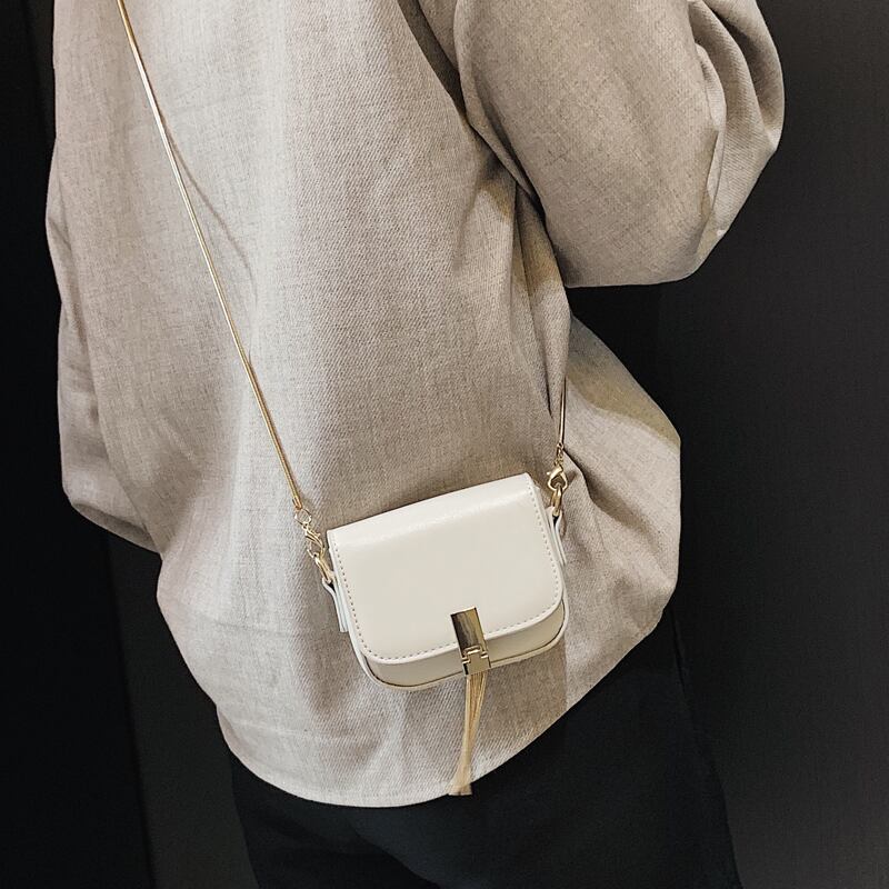 ミニオータムウィンターレッドブラックチェーン 秋物 冬物 スクウェア 手作りハンドバック55633327591