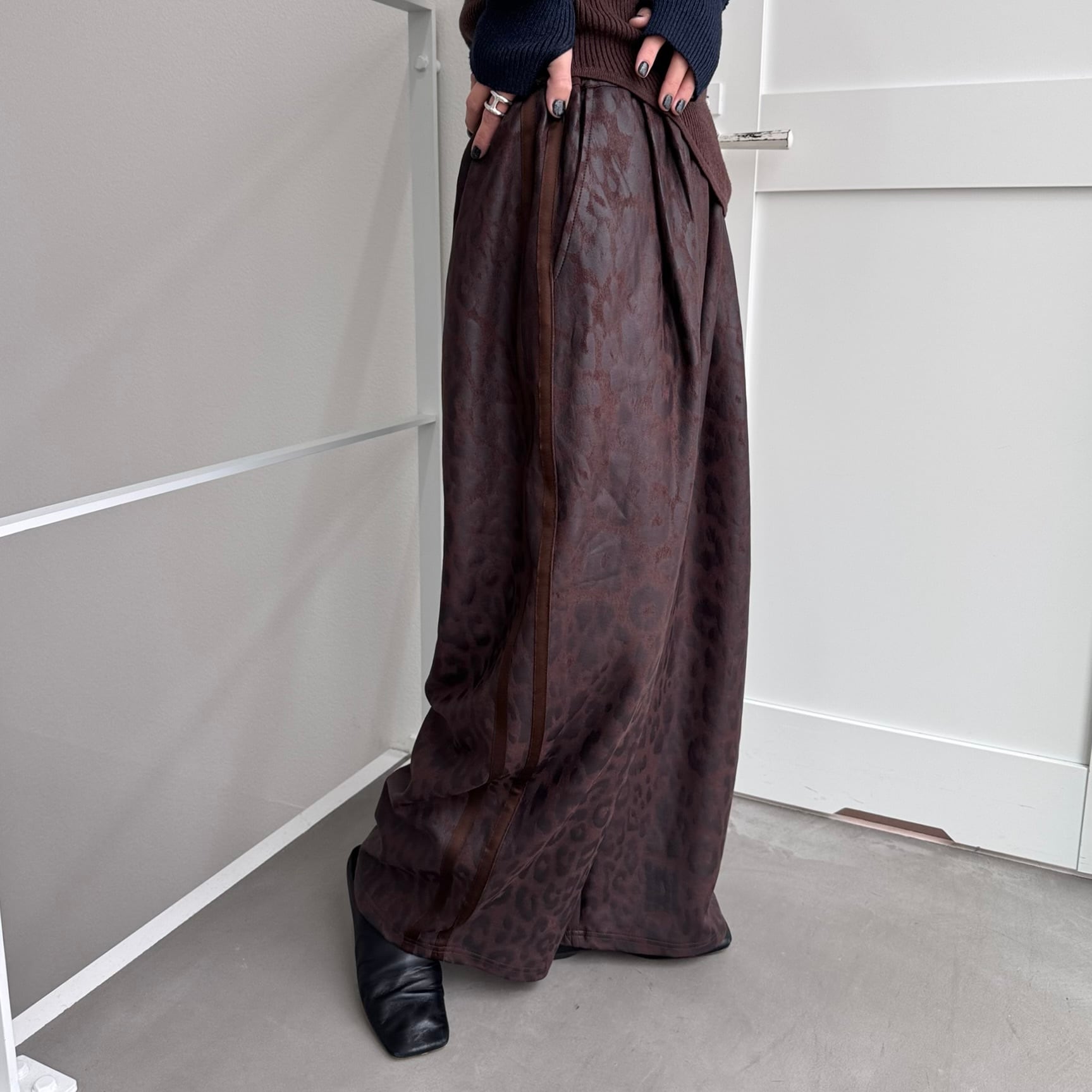 受注予約：5月中旬入荷予定】Leopard Luxe track PT/brown | CFT.