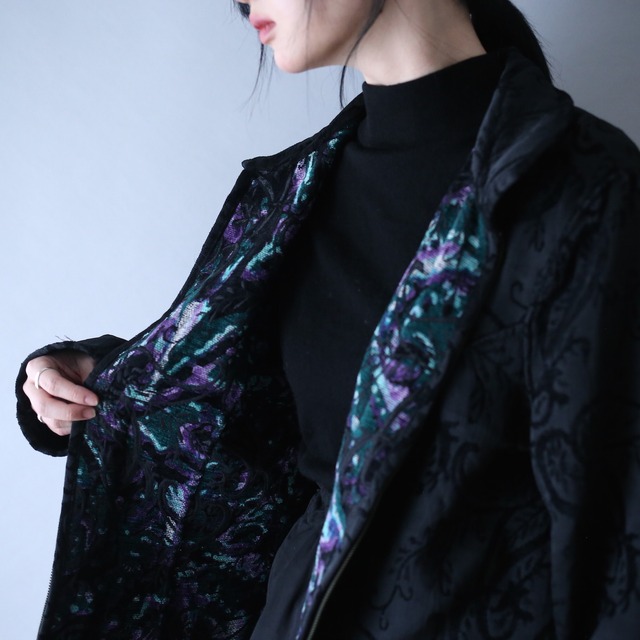 "reversible” poison-color and black paisley pattern zip-up jacket