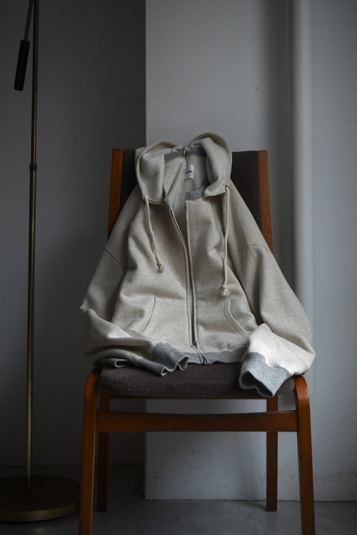 BISOWN / AFTER HOODIE ZIP UP SWEAT (TOP GRAY × OATMEAL)