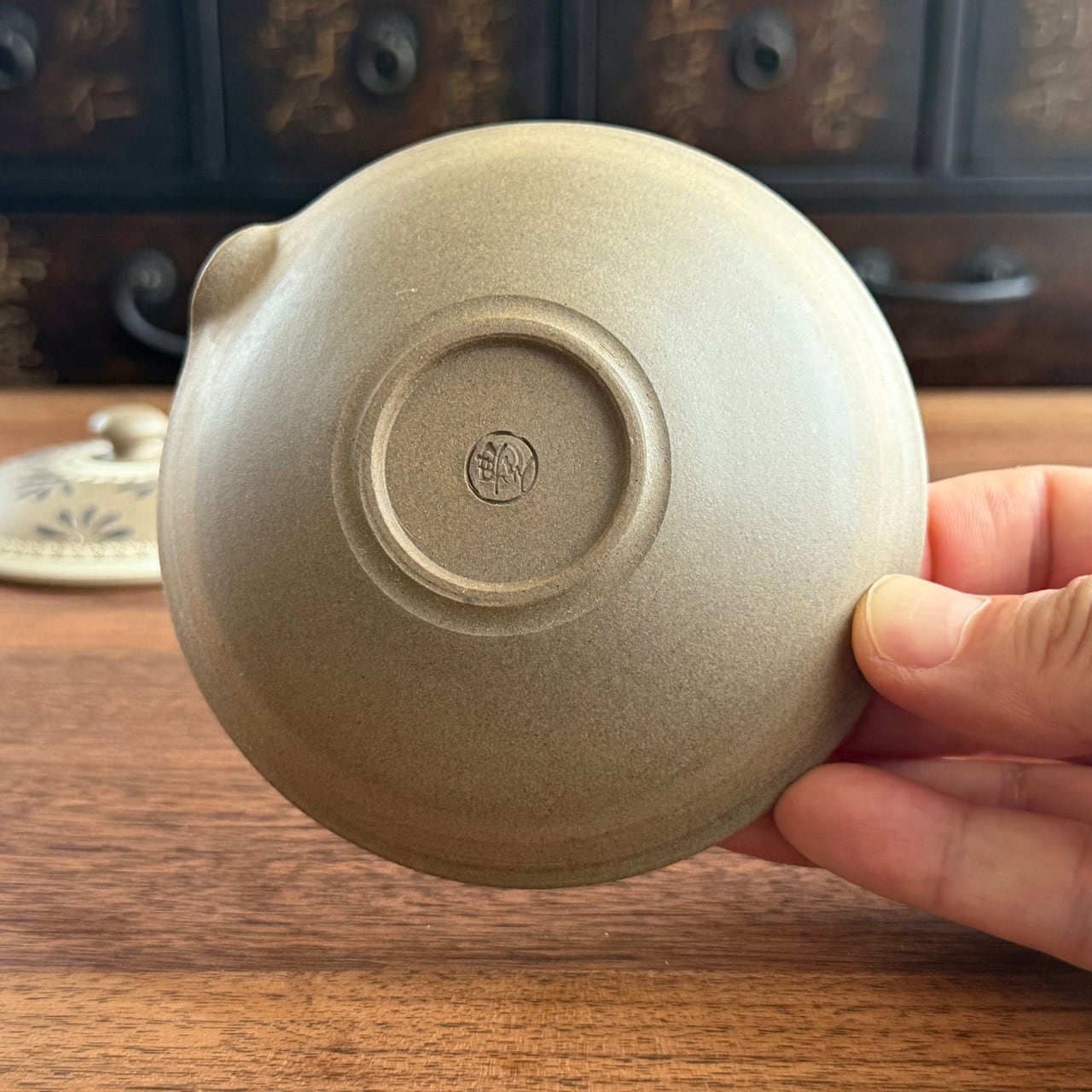黒華紋 絞り出し急須 80ml｜都築豊 大興寺窯（常滑焼） | にっこう生活