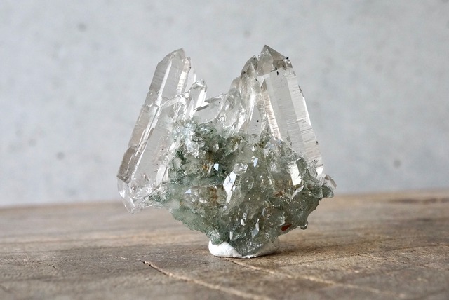 マニハール産クォーツ/クローライト　Quartz / Chlorite