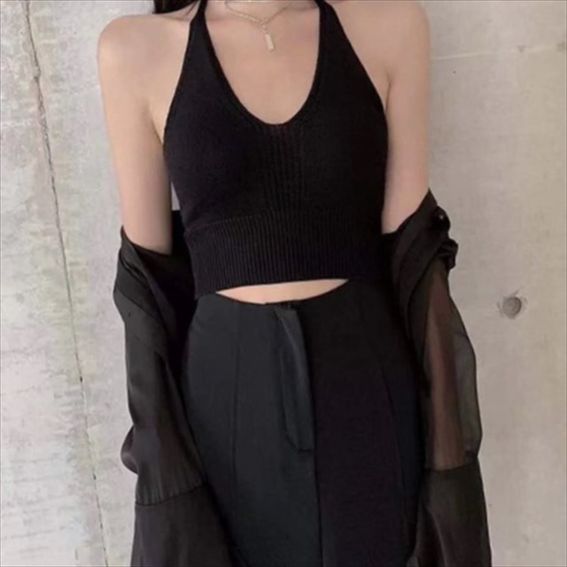 【送料無料】 キャミソール  ホルターネック  シンプルデザイン  カジュアル系  ショート丈  無地  大人可愛い  レディースファッション・可愛い  韓国  夏  20代・30代  お出かけ・女子会・デイリーユース・お茶会