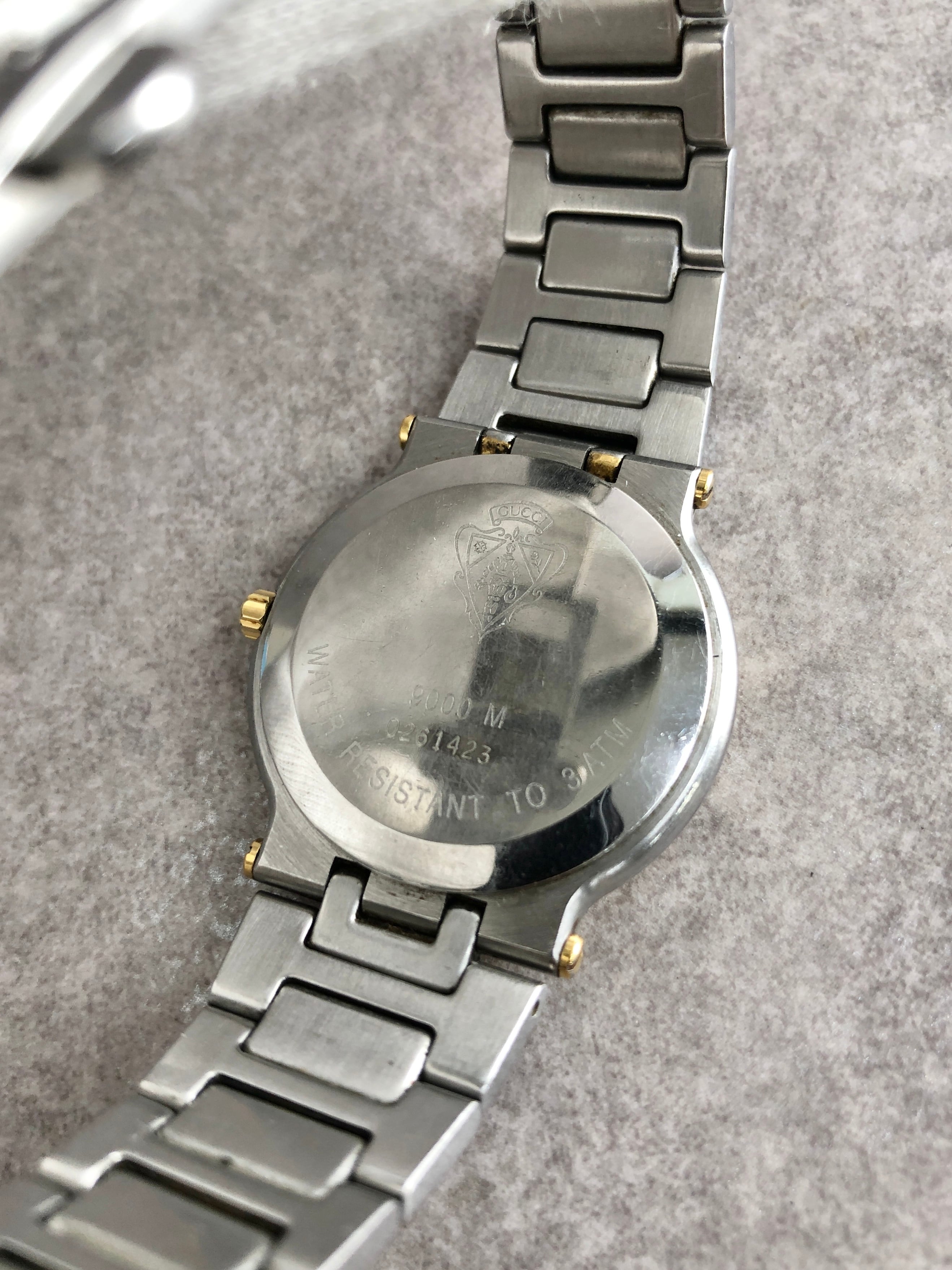 GUCCI グッチ 腕時計 シルバー×ゴールド ロゴ ステンレススチール