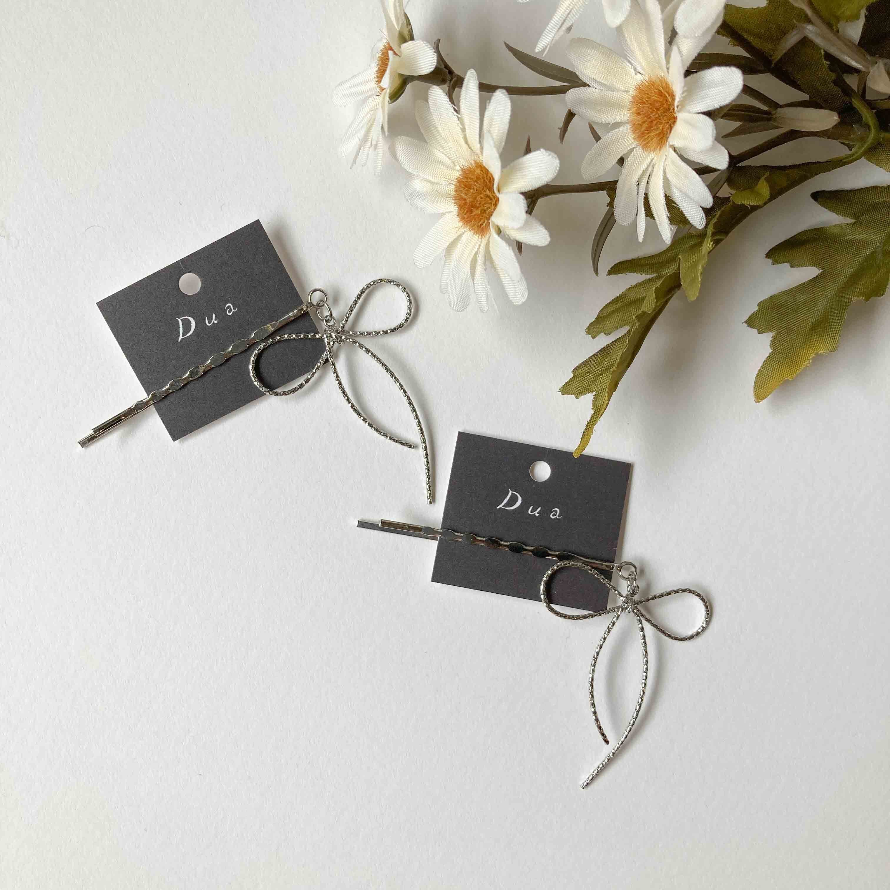 華奢ワイヤーキラキラリボンのヘアピン