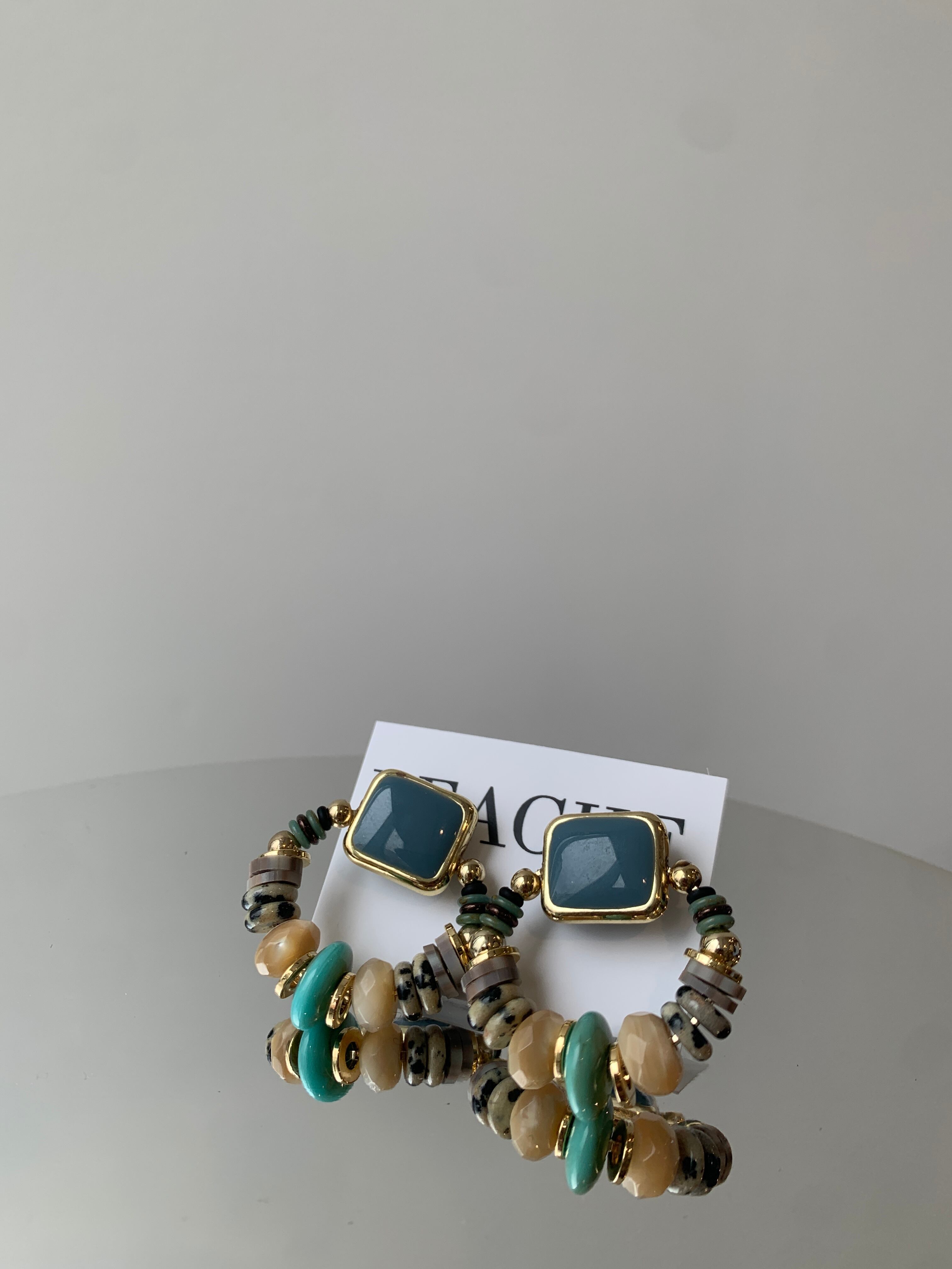 circle blue gray mix