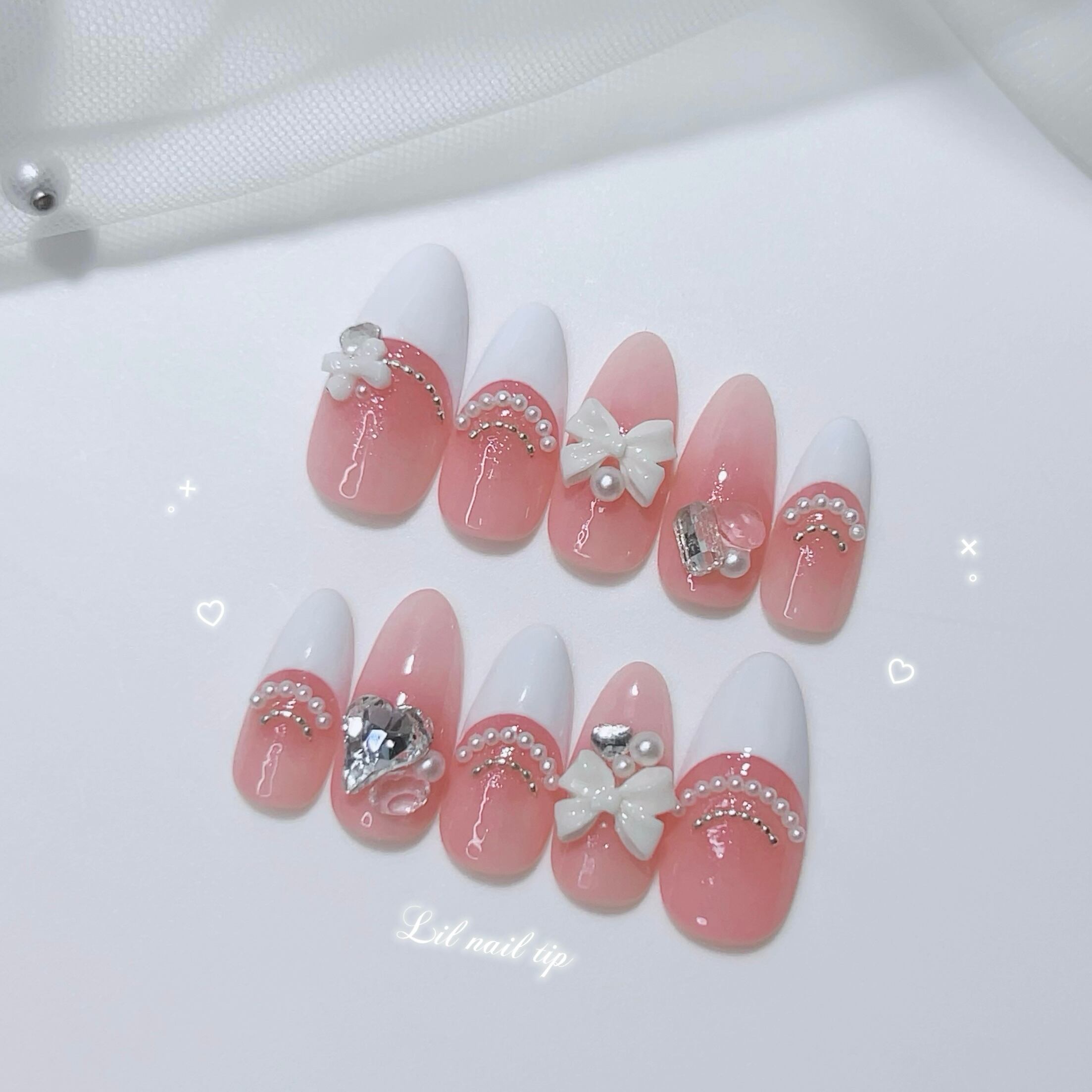 No.86 赤フレンチ×クローバーチャーム 韓国 ギャルネイル ビジュー
