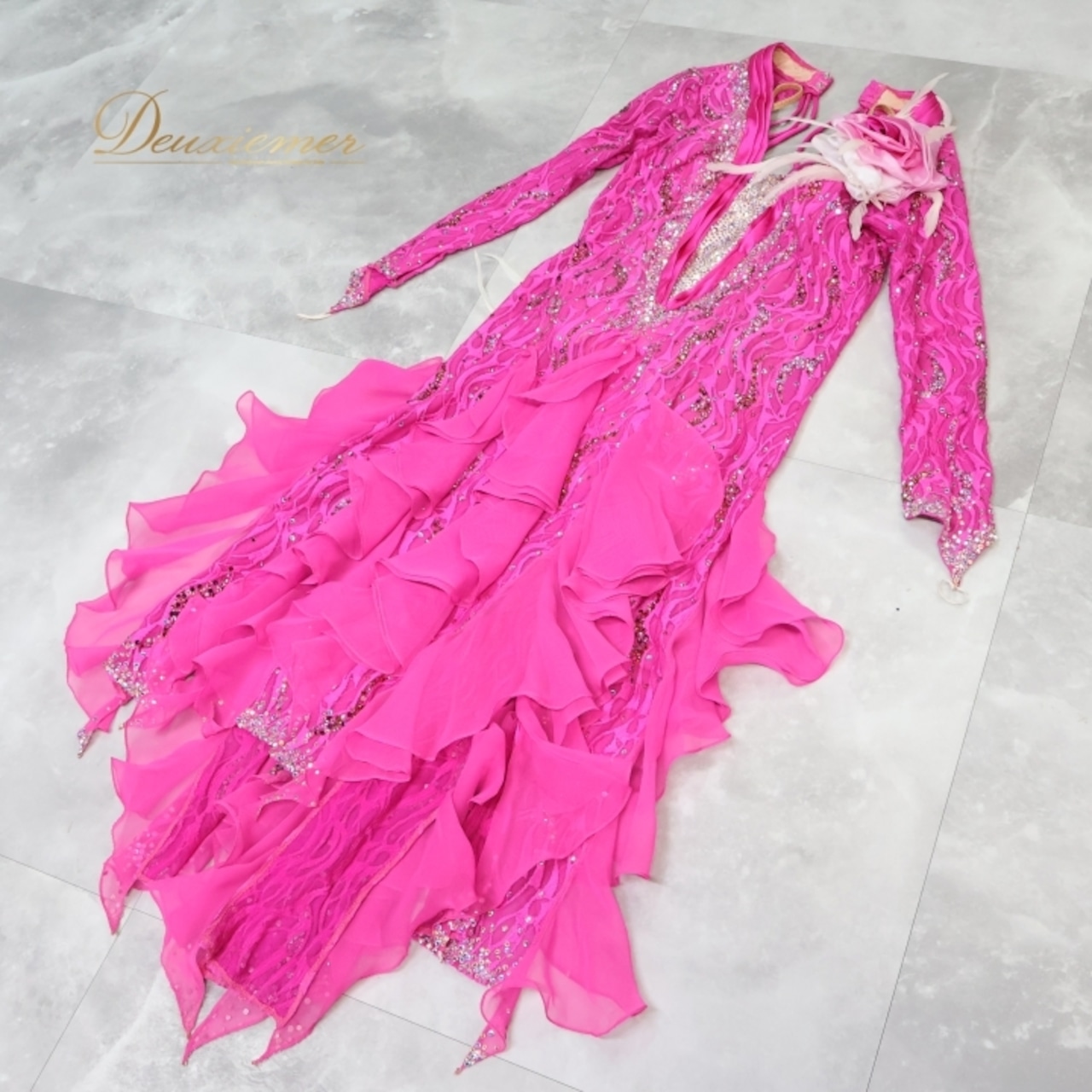 社交ダンス 衣装 Nakagawa ナカガワ ラテン ドレス ワンピース 羽 花 フリル レース 豪華 デモ 競技 ダンス パーティ ピンク系 ホワイト系 パフォーマンス パーティー用 コスチューム