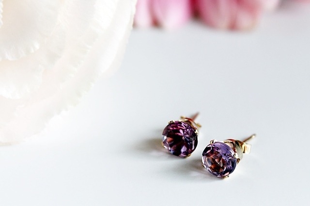 【14Kgf】大粒ピンクアメジストのブリリアントカットピアス 6mm