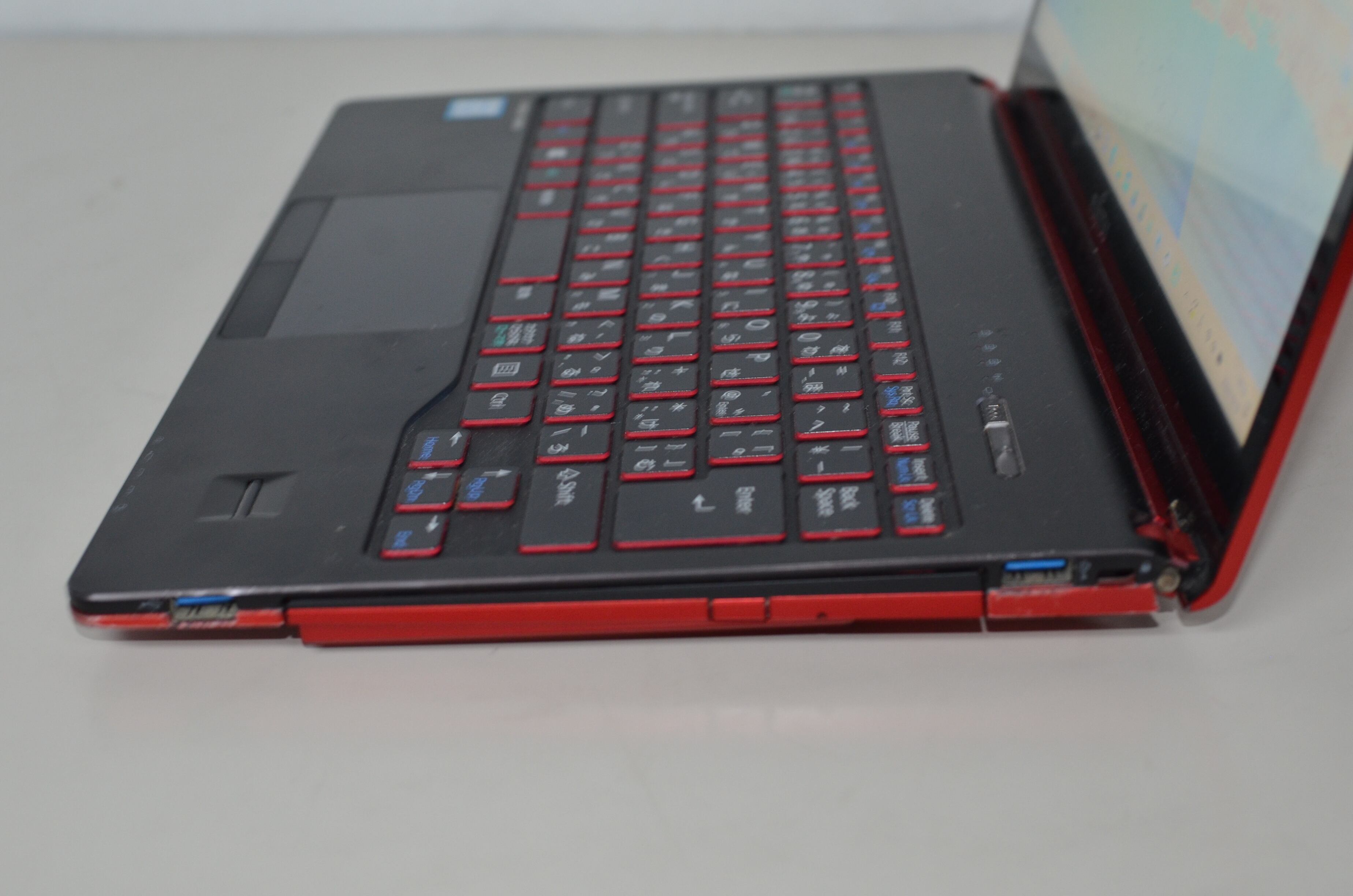 中古ノートパソコン 富士通 SH90/B1 Windows11 爆速SSD256GB core i5 