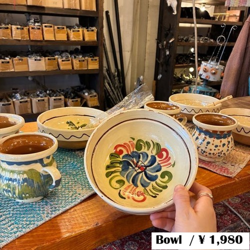 Romania Slipware stacking bowl　ルーマニア　スリップウェアスタッキングボウル　17cm　フラワー　中鉢　スープボウル　洋食　肉料理　魚料理