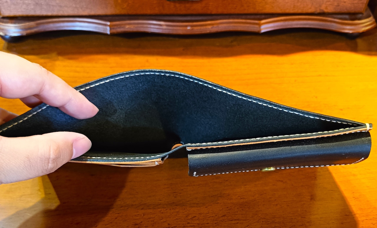 【全て手作りの一点もの革小物】毎日使いたくなる二つ折り財布~アルテ・マーノ~