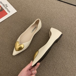 heart motif pointed toe leather flat shoes　J00216