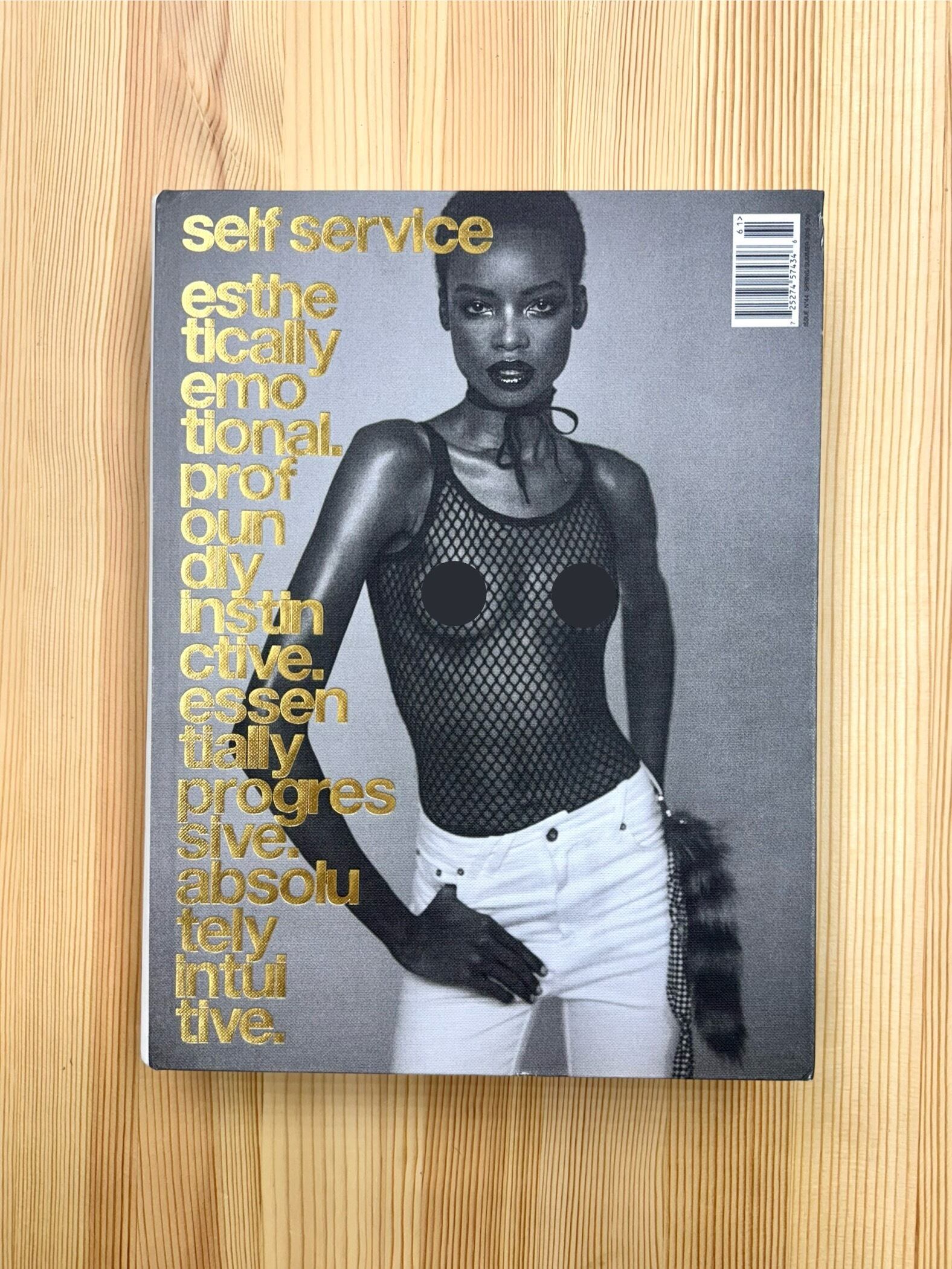 494 SELF SERVICE Magazine No.14 Spring / Summer 2001 | 帽子堂