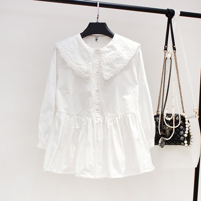 Lace collar blouse