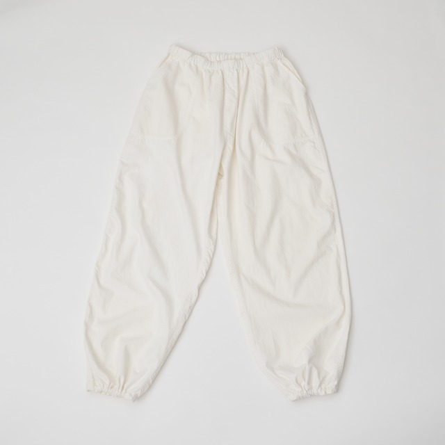Puckering pants/white