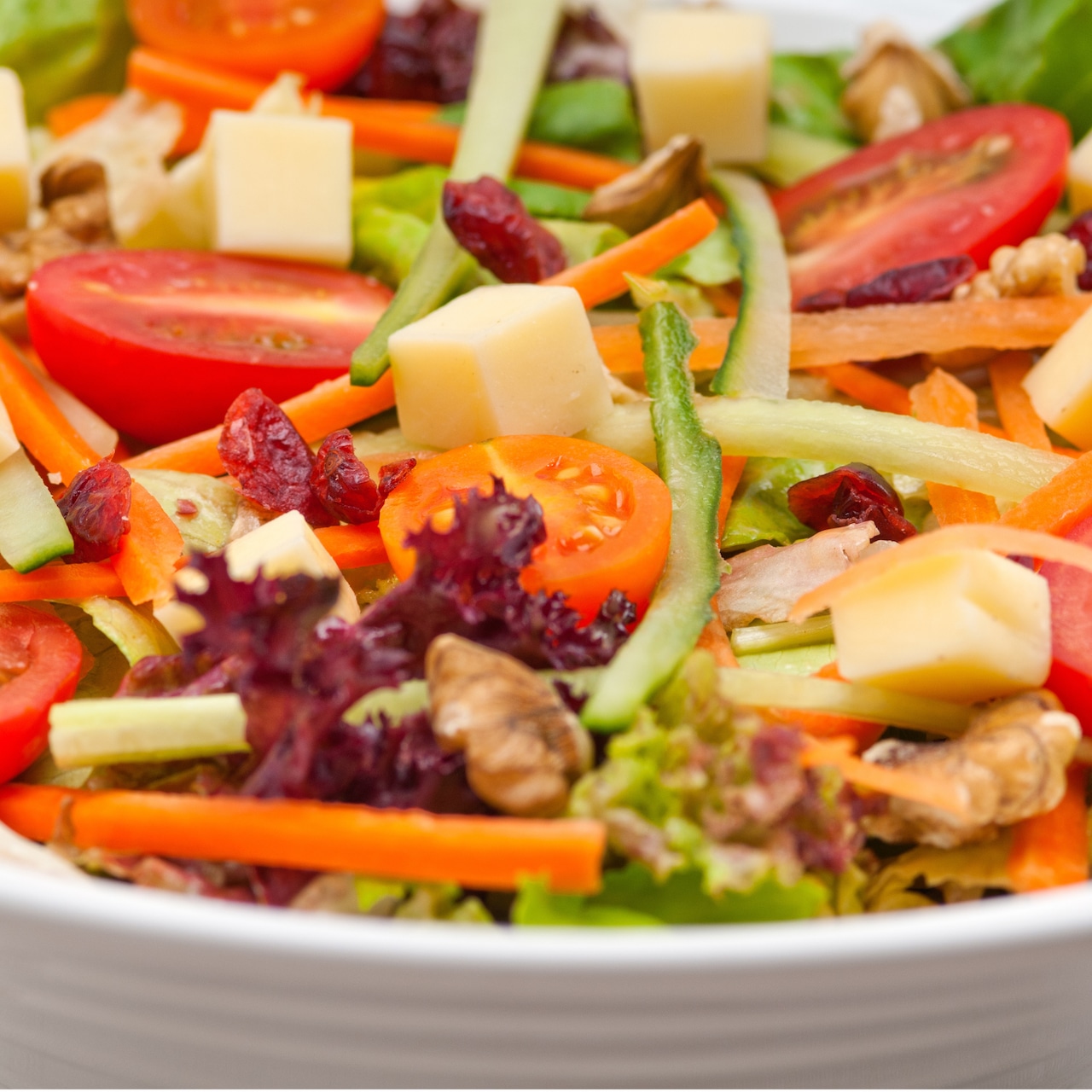 スイス産 グラスフェッド エメンタール AOP チーズ キューブ  (150g, 2cm角)｜フレッシュカット｜無添加・セルロース不使用 Swiss Grass-Fed Emmental AOP Cheese Cubes | Freshly Cut | Additive-Free & Cellulose-Free