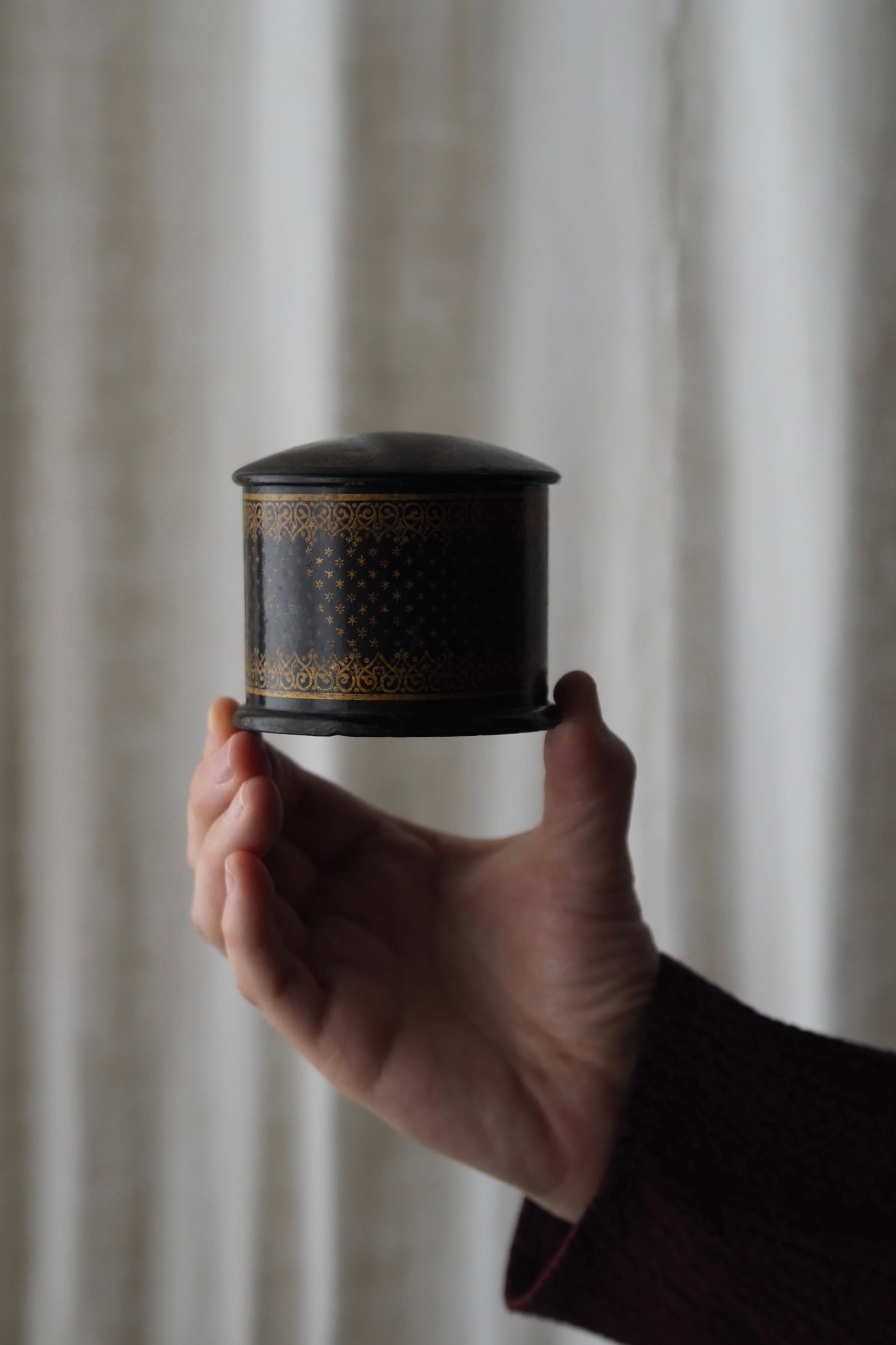パピエマシェパウダーケース-antique papier mache powder case