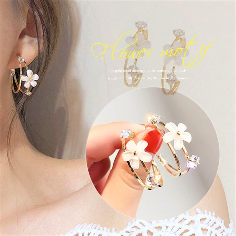 【甘美で優しい雰囲気】ラインストーン フラワーモチーフフープピアス