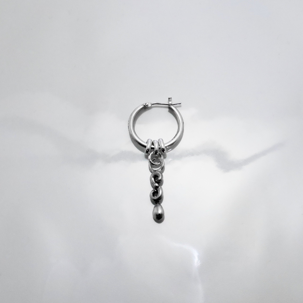 THIN HOOP -raised by wolves- [LARGE] with OVAL and TEARDROP / レイズド・バイ・ウルヴス シンフープ L ウィズ オーバル&ティアドロップ