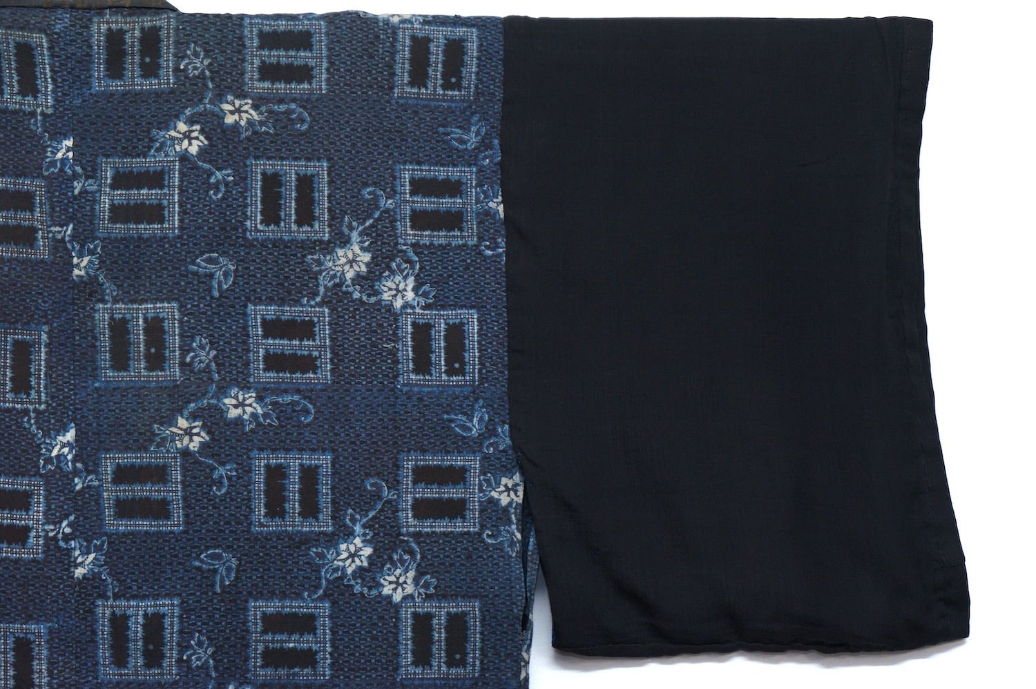 時代 古布 江戸 縮緬 半襦袢 袖無 金刺繍 アンティーク着物 正絹 リメイク 時代 古布 江戸 縮緬 半襦袢 袖無 金刺繍 アンティーク着物 正絹