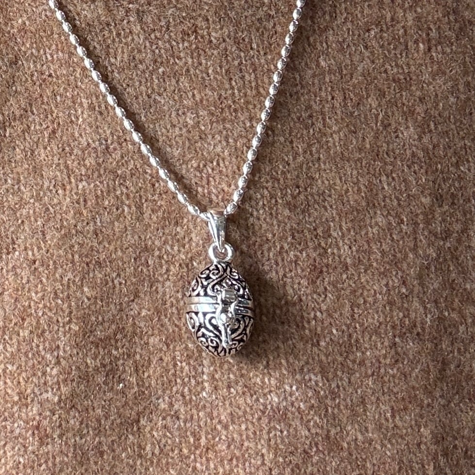 カチッと閉まる エッグ ロケット ペンダント （チェーンオプション