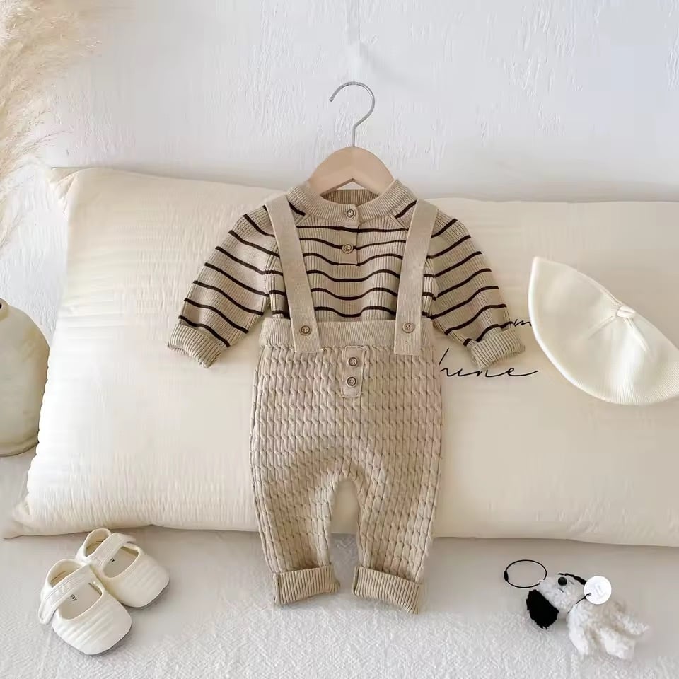 ボーダーニット×サロペットセットアップ