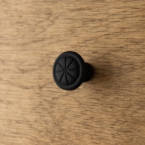 つまみ模様つき 大 黒