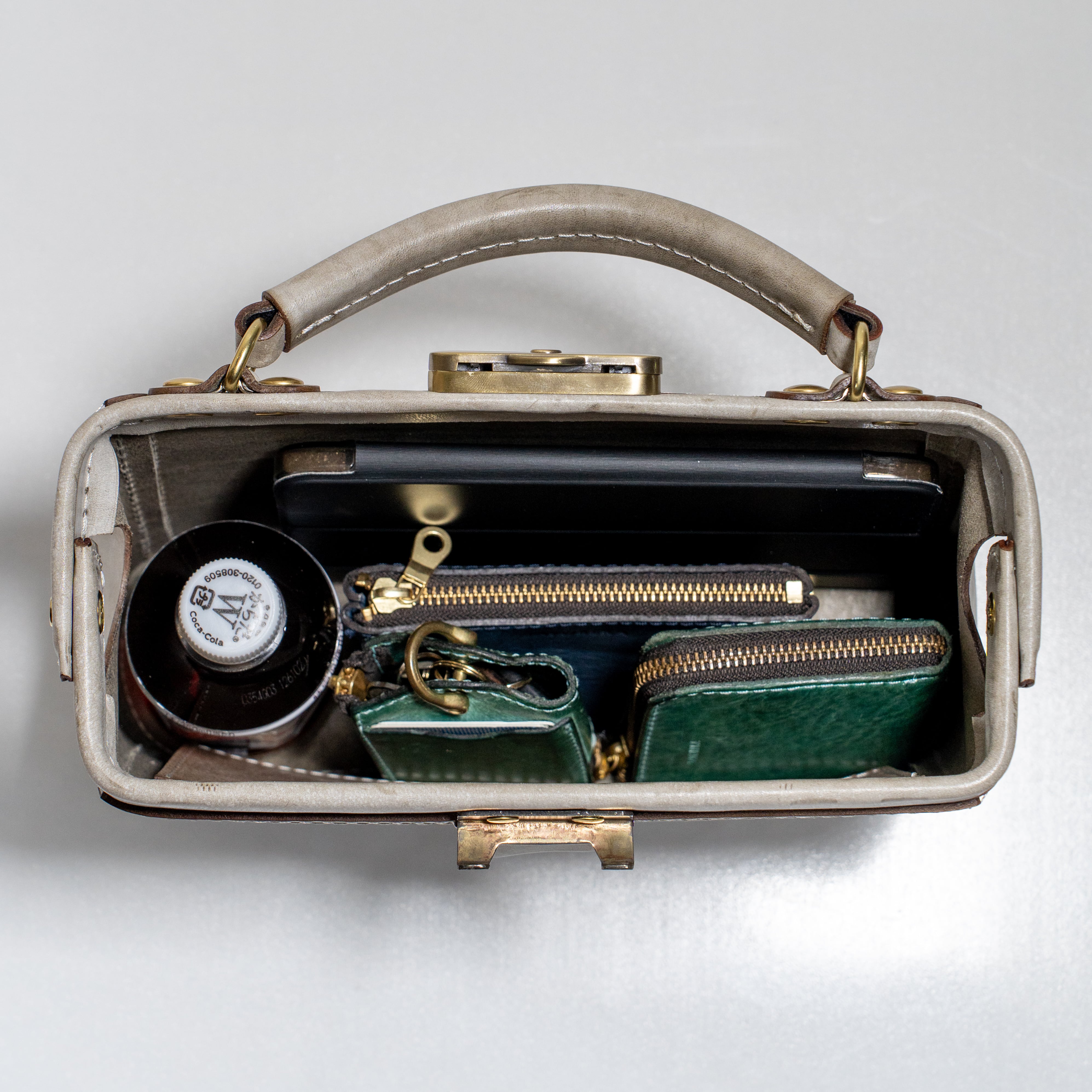 FAVOREKA ファボレカ クーペ 2way レザー ショルダーバッグ クーペ | FAVOREKA