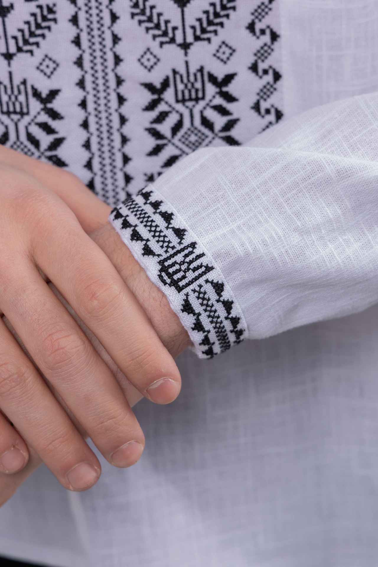 ウクライナ刺繍ヴィシヴァンカ・クラシック　クロスステッチ手刺繍　Lサイズ　メンズ - 15