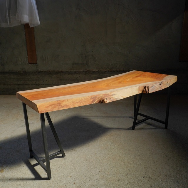 綾欅のローテーブル