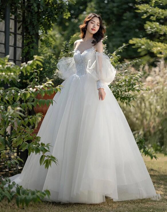 ウェディング 袖オフ ボリューム ドレス ボリューム袖 オフショルダー ウエディングドレス | URARA BRIDES