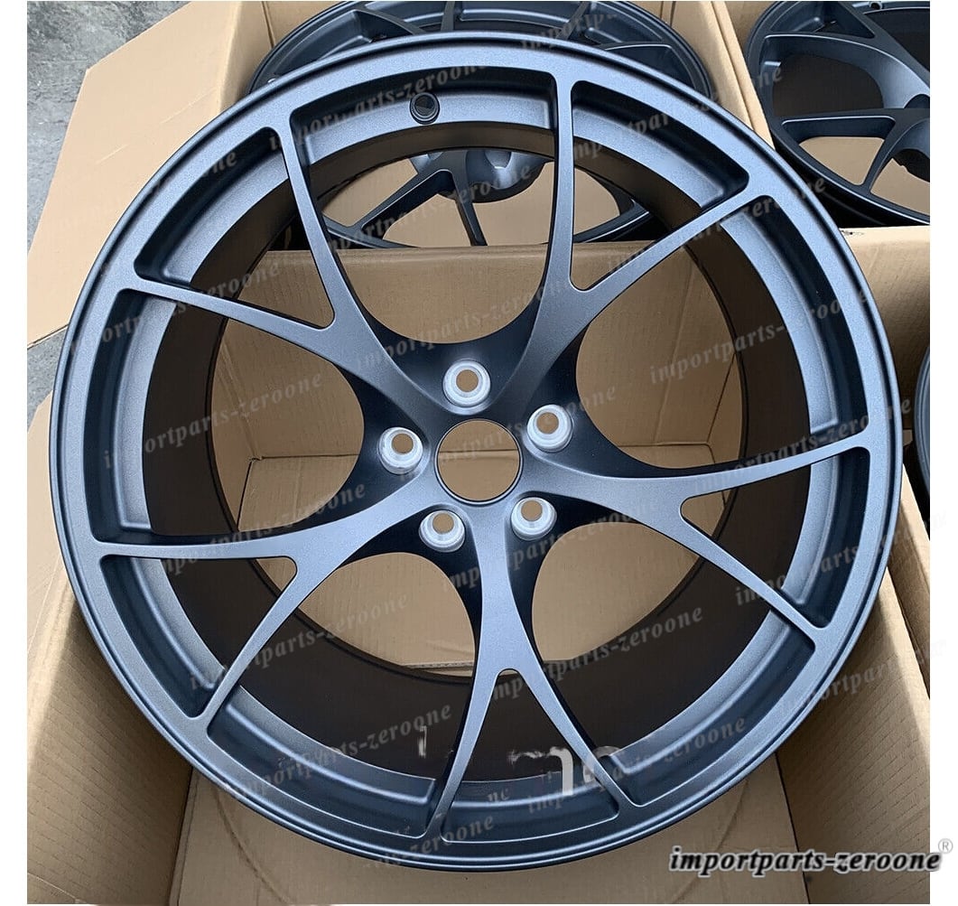 アルファロメオ純正18インチホイール＆タイヤ4本セットです。 アルファ