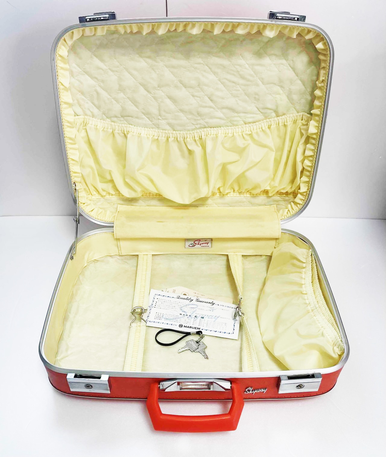 レトロポップ skyway スーツケース 衣装ケース オレンジ ※鍵付き レトロポップ skyway スーツケース 衣装ケース オレンジ ※鍵付き