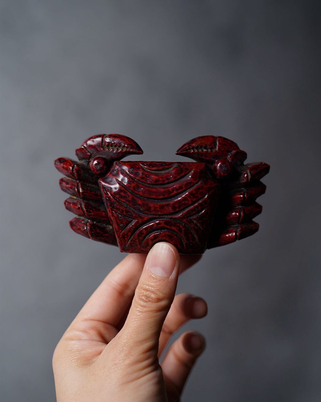 香合　木彫蟹　朱塗