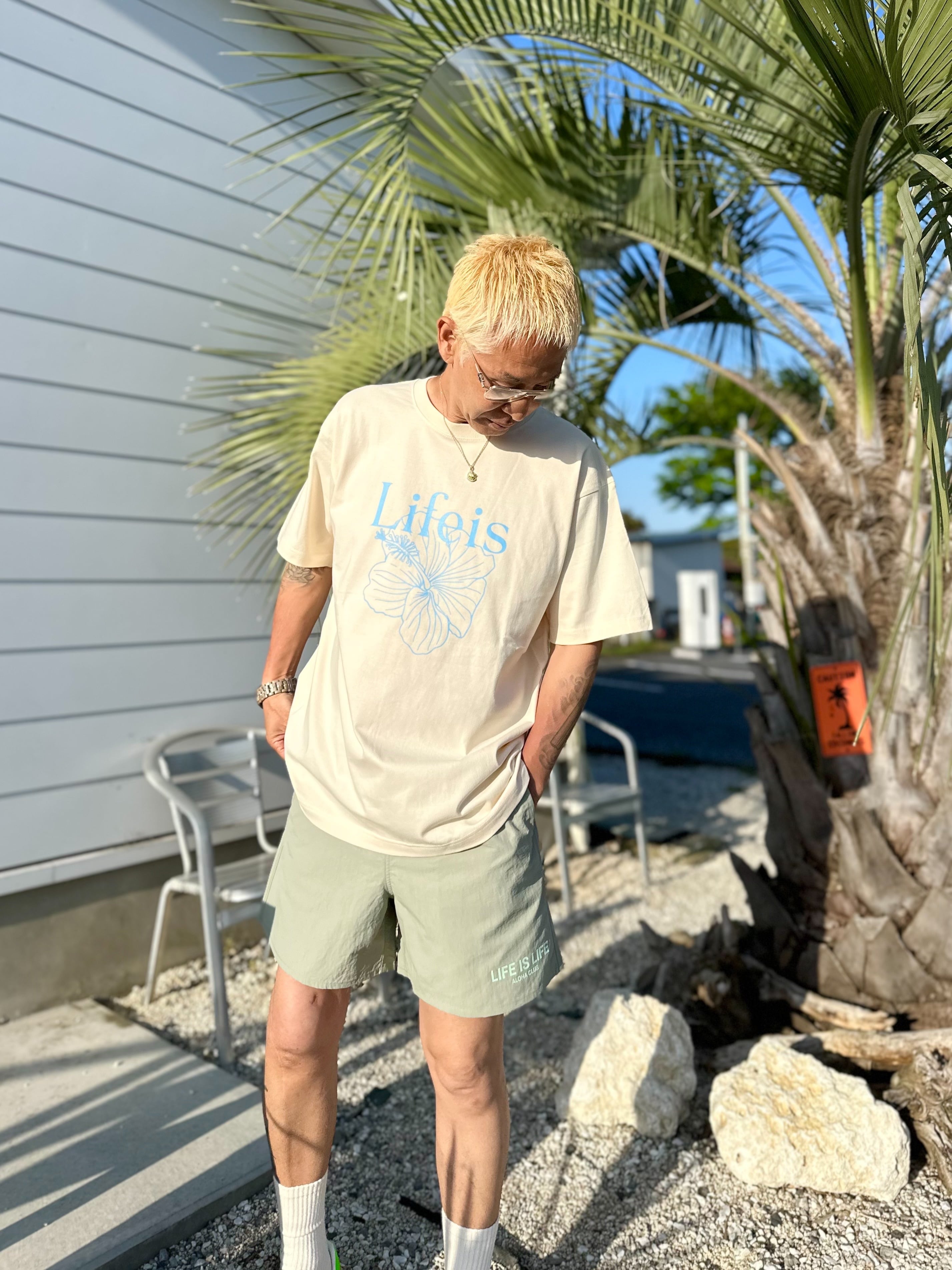 LIFE is ハイビスカス半袖Tシャツ ¥6,500+tax