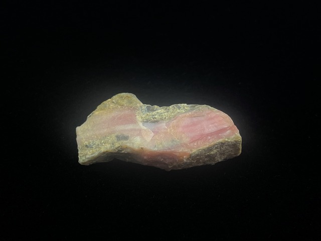 原石（ピンクオパール）
