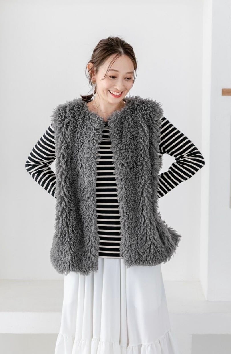 aermaboutique  volume poodle fur vest