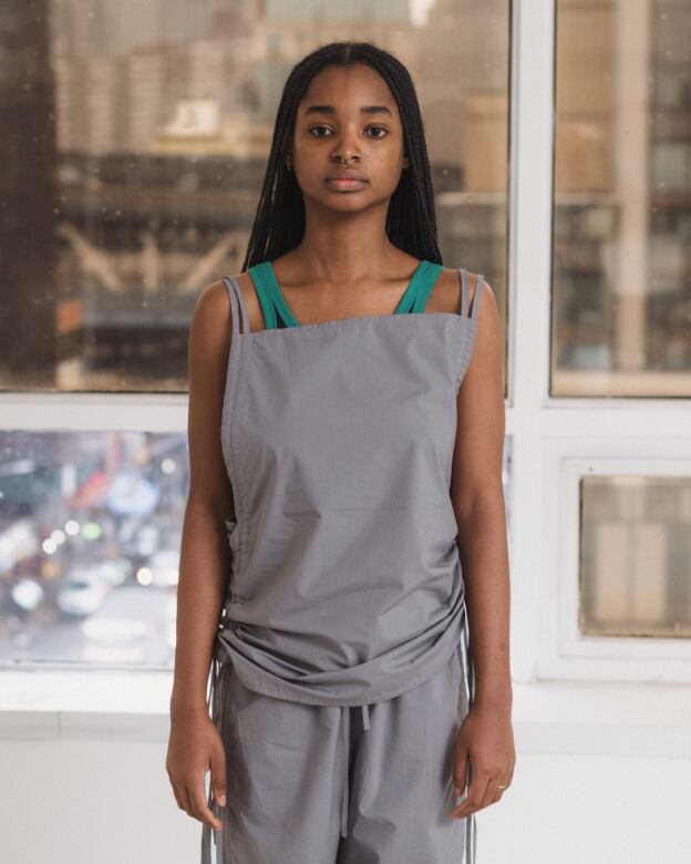 BASERANGE】PICTORIAL STRAP TOP | TOLMA.