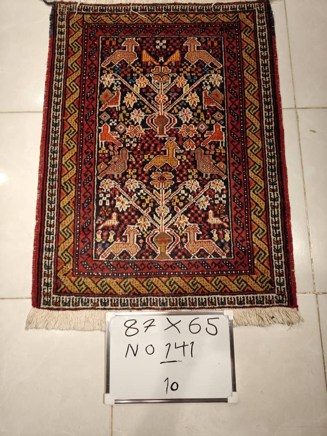 絨毯クエスト68【No.141】 ※現在、こちらの商品はイランに置いてあります。ご希望の方は先ずは在庫のご確認をお願いします。