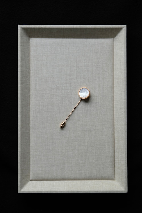 Utah／"HERMES" sellier shell pin brooch