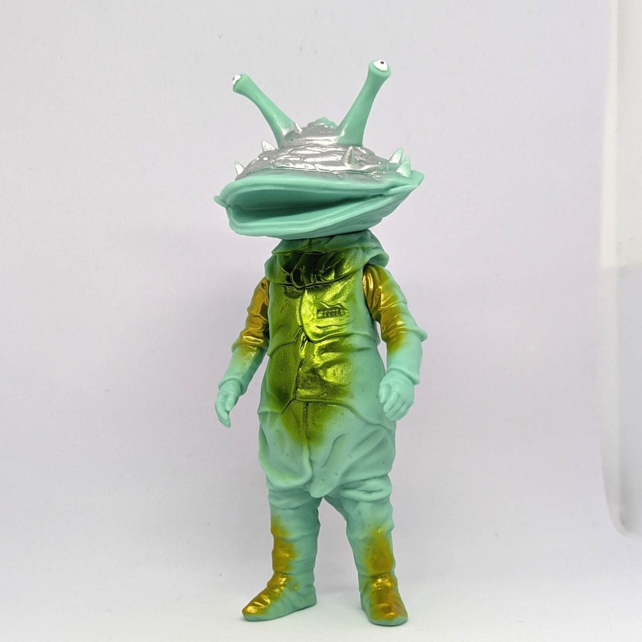 PPIH限定】KAIJU COLORS カネゴン | 今でも見えてる！ ウルトラの星