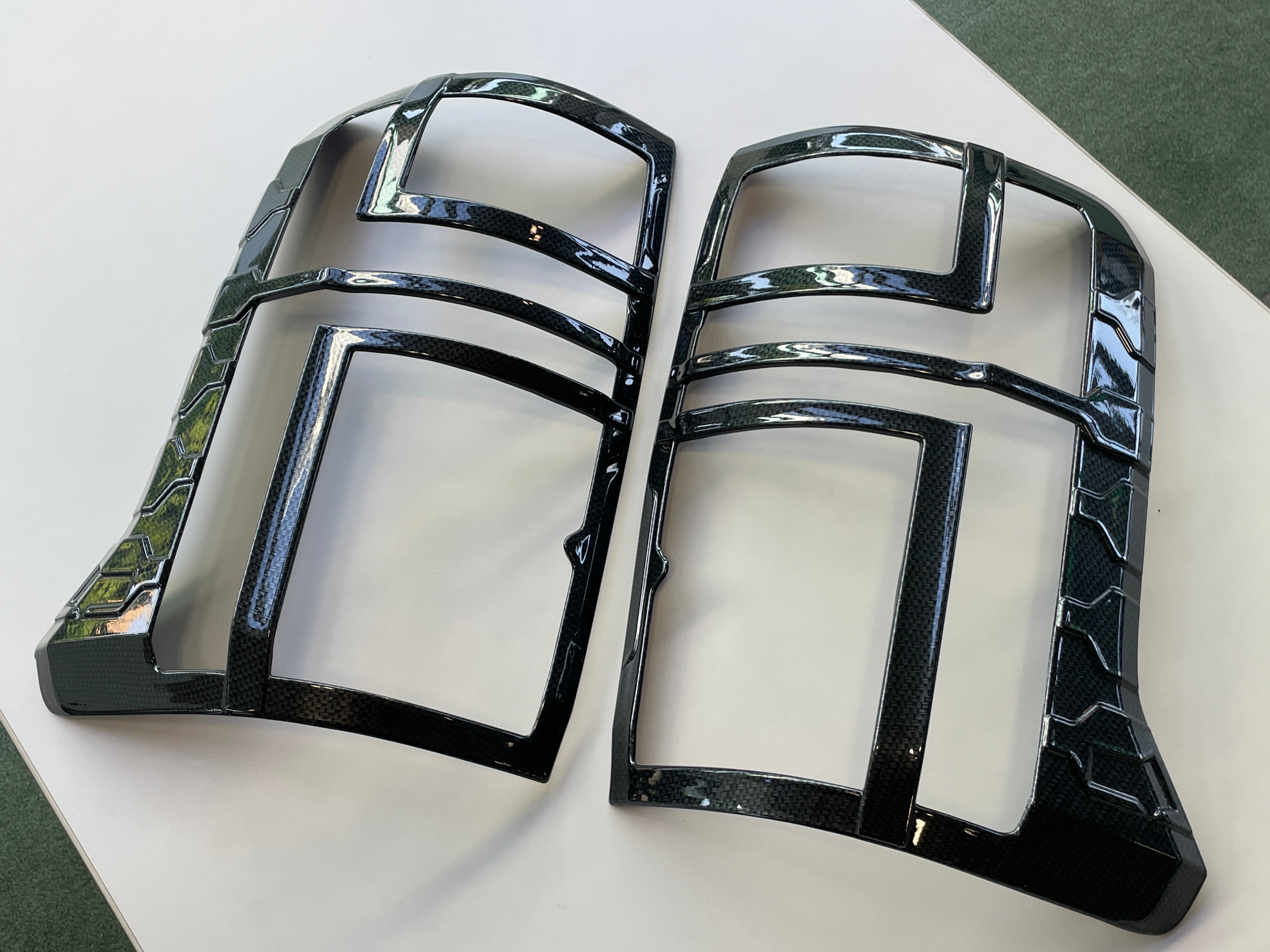 triton商品 MITSUBISHI Genuine Parts for TRITON: Illuminated Logo Set