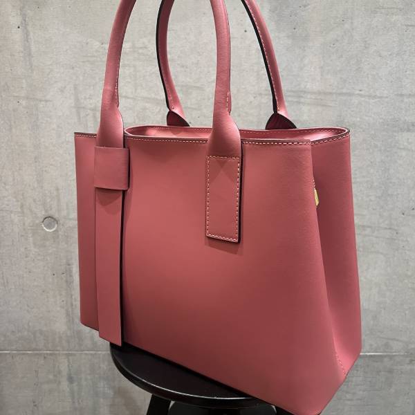 牛革 スムースレザー ショルダーストラップ付 横型バッグ 2Way仕様