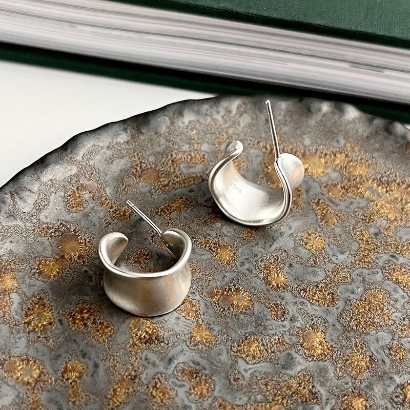 100% S925シルバー マット仕上げ純銀スタッドピアス 松本恵奈さん